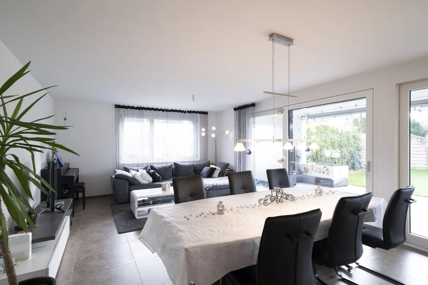 Moderne 5 ½-Zimmer-Gartenwohnung mit viel Platz und Ruhe - nahe Langenthal - Foto 10 von 14