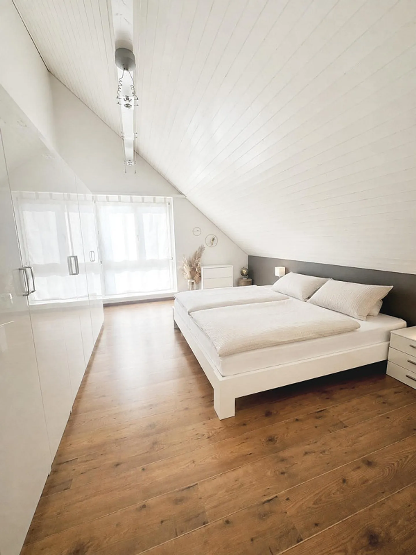 Traumhafte 4.5-Zimmer Dach-Maisonette mit 159 m² Wohnfläche - Foto 1 von 14