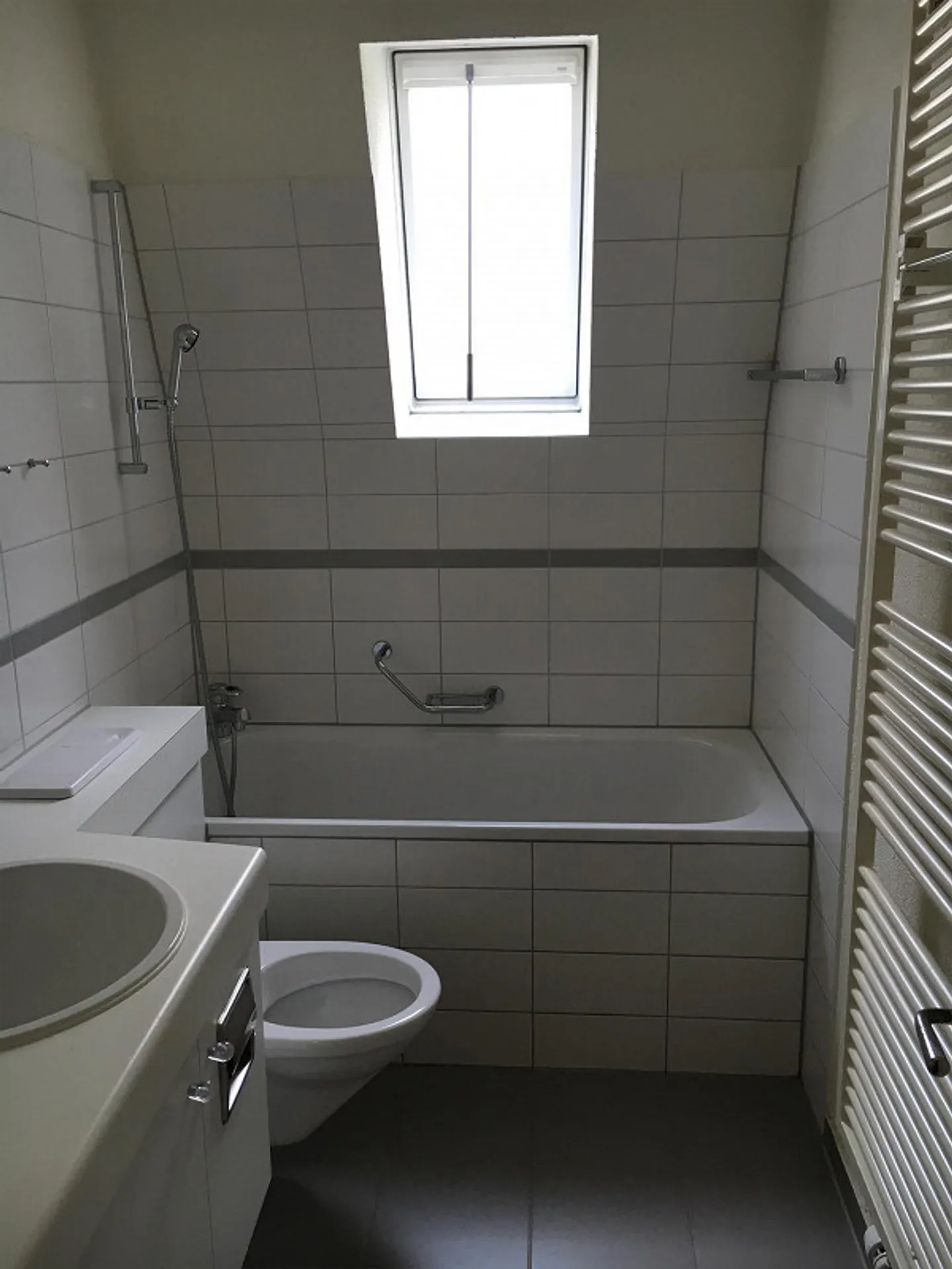 3.5-Zimmerwohnung an zentraler Lage - befristet bis 30.03.2027 - Foto 4 von 4