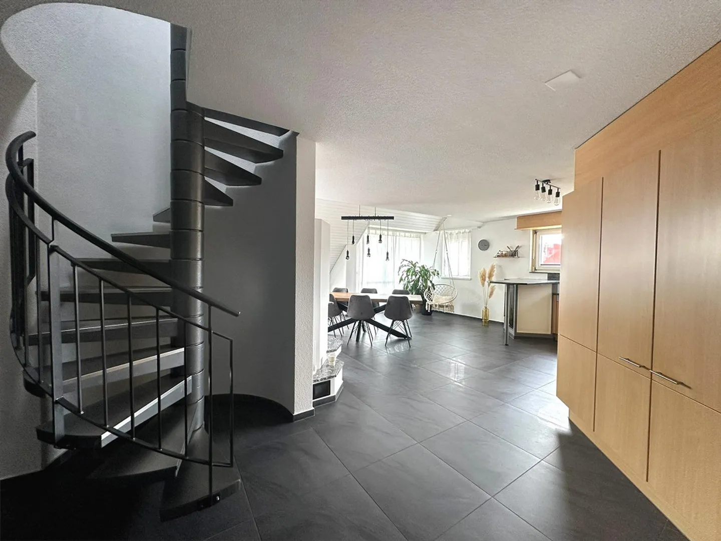 Traumhafte 4.5-Zimmer Dach-Maisonette mit 159 m² Wohnfläche - Foto 9 von 14