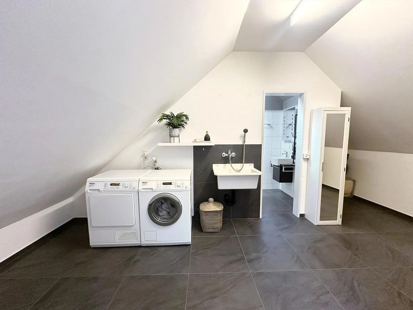 Traumhafte 4.5-Zimmer Dach-Maisonette mit 159 m² Wohnfläche - Foto 12 von 14