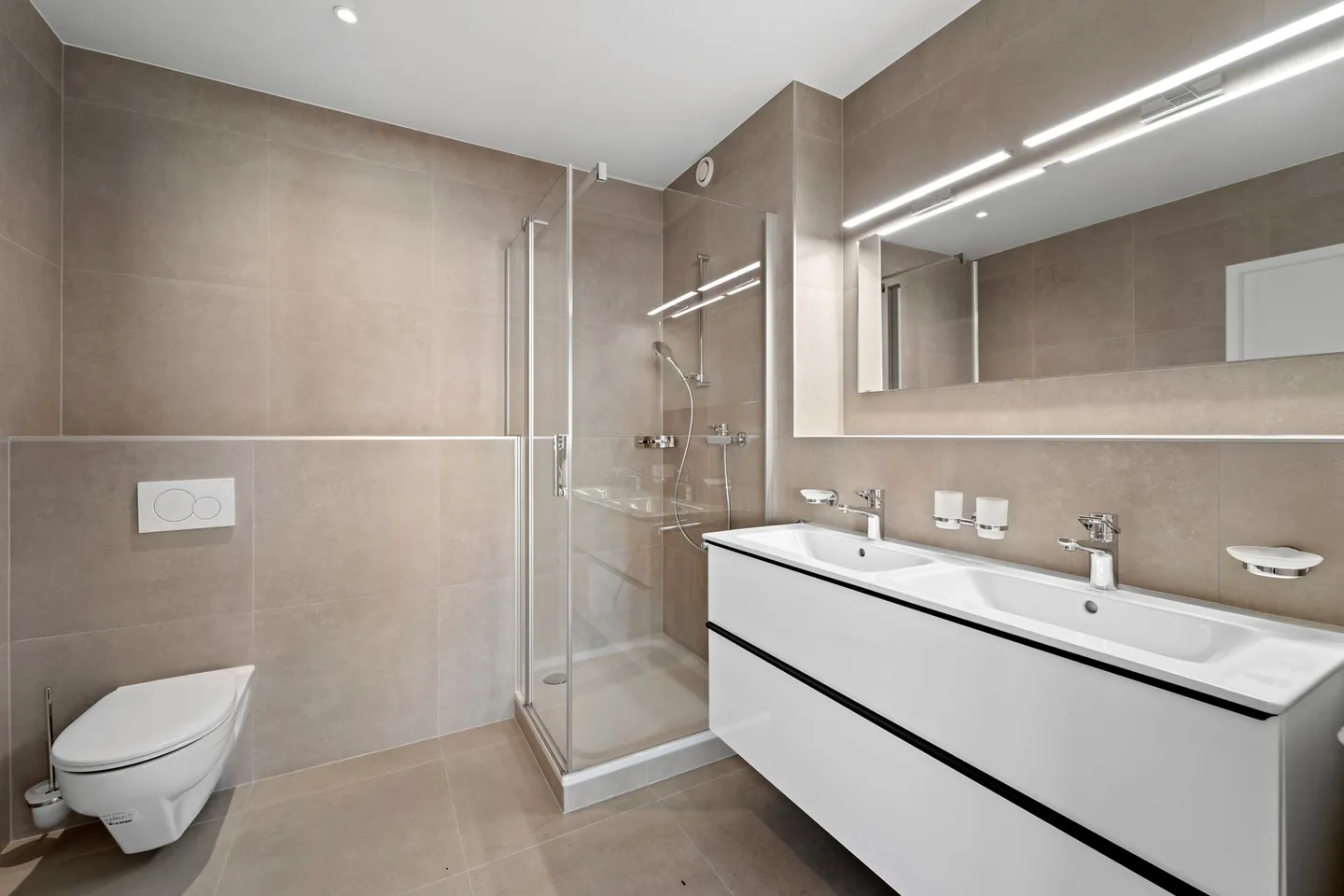 Eccezionale: attico duplex ristrutturato di 236 m2 con rooftop! - Foto 4 di 13