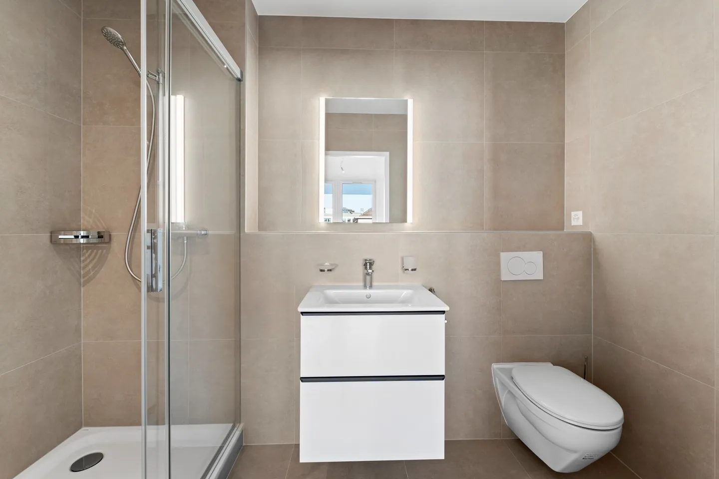 Eccezionale: attico duplex ristrutturato di 236 m2 con rooftop! - Foto 5 di 13