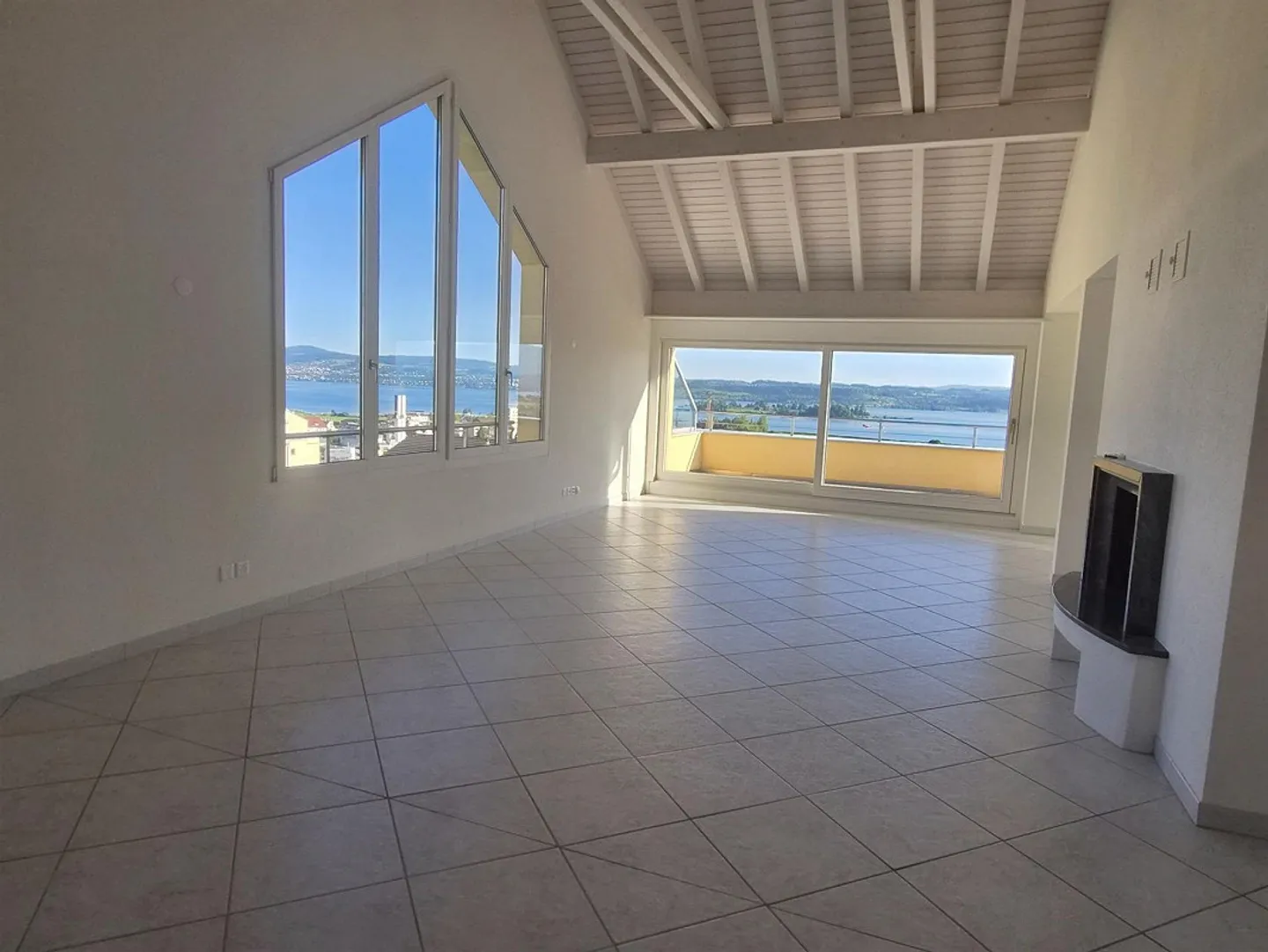 Maisonette attico esclusiva con vista mozzafiato sul lago - Foto 1 di 11