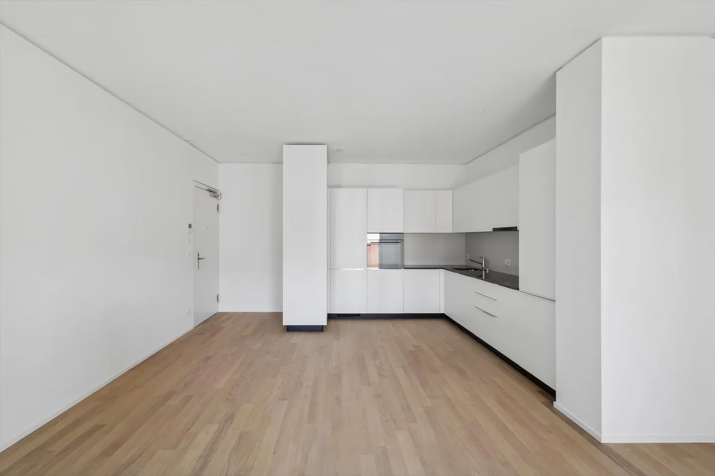 Modern and Comfortable Apartment in New Residence - Photo 3 of 8