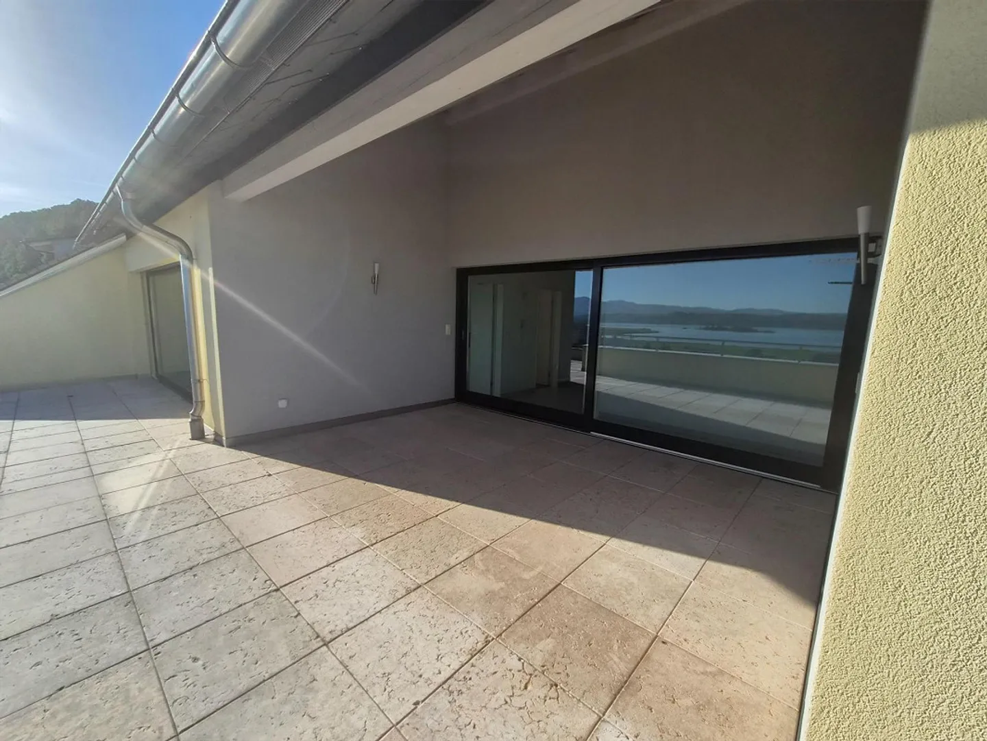 Maisonette attico esclusiva con vista mozzafiato sul lago - Foto 10 di 11