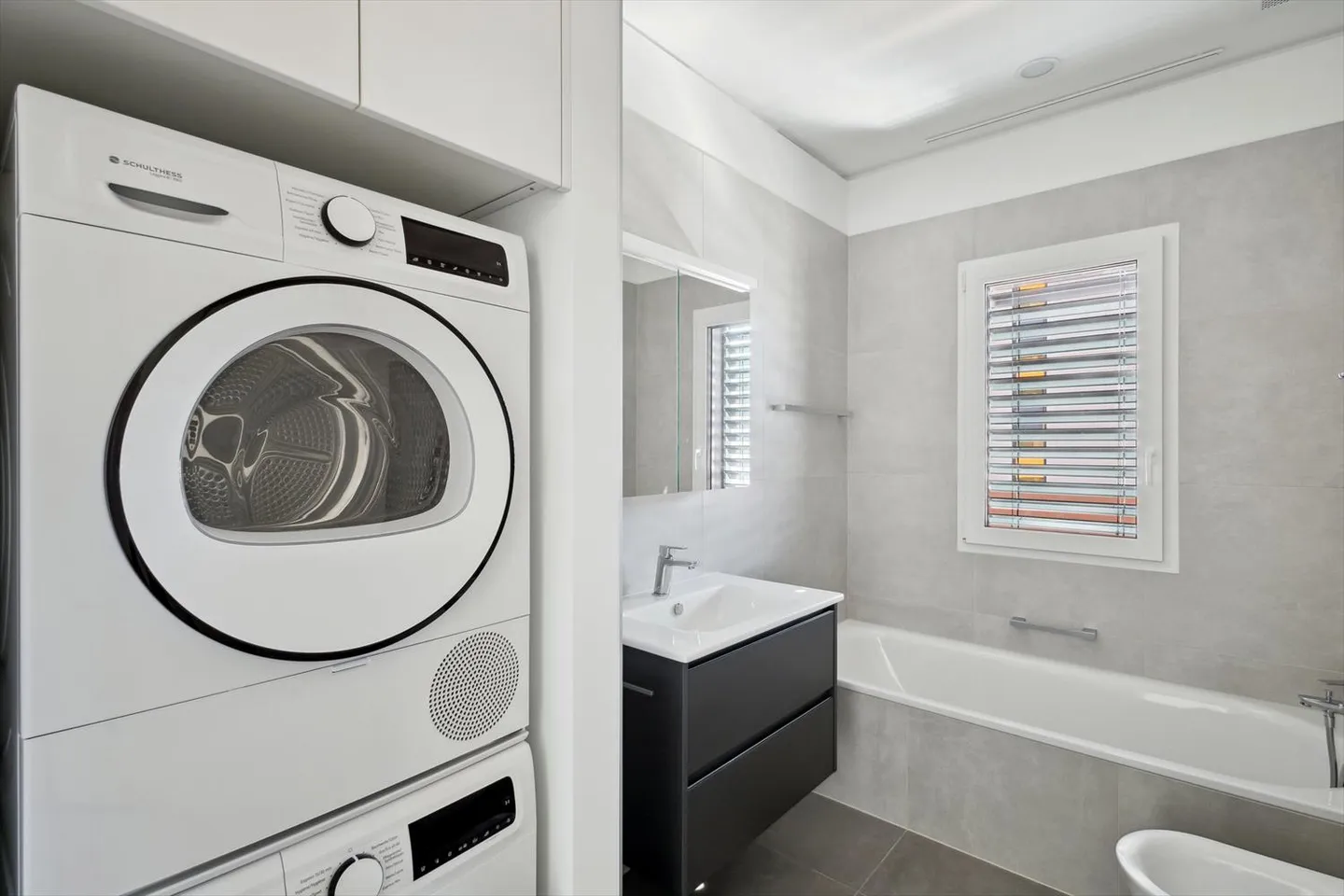 Modern and Comfortable Apartment in New Residence - Photo 4 of 8