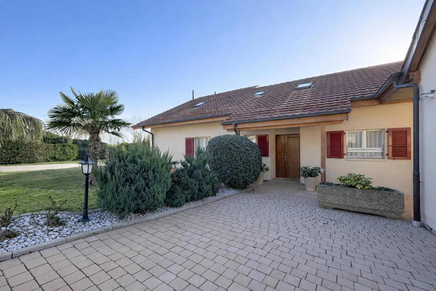 Villa with heated pool and unobstructed view in Villars-Sainte-Croix - Photo 11 of 12