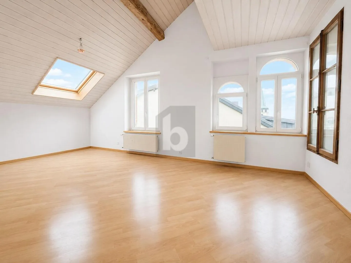 IDEALE PER UNA FAMIGLIA - CON BALCONE - Foto 3 di 6