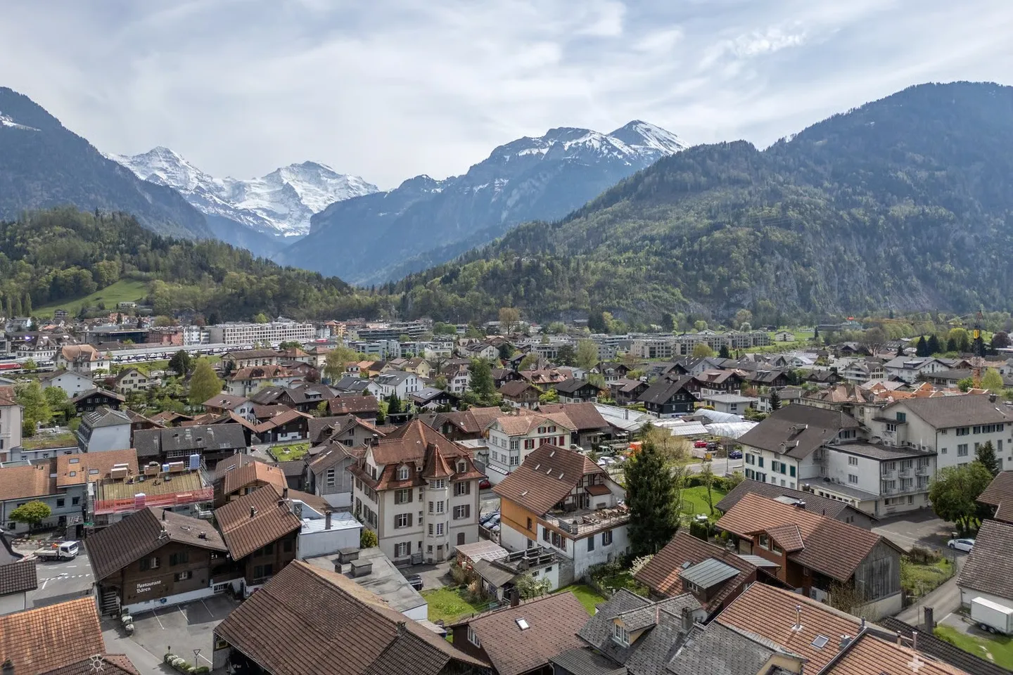 Attractive practice, commercial, office or residential unit in the heart of Unterseen - Photo 3 of 13