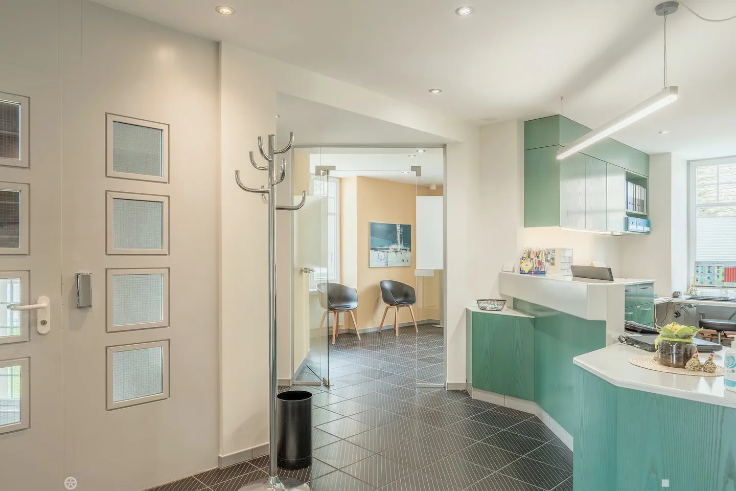 Attractive practice, commercial, office or residential unit in the heart of Unterseen - Photo 6 of 13