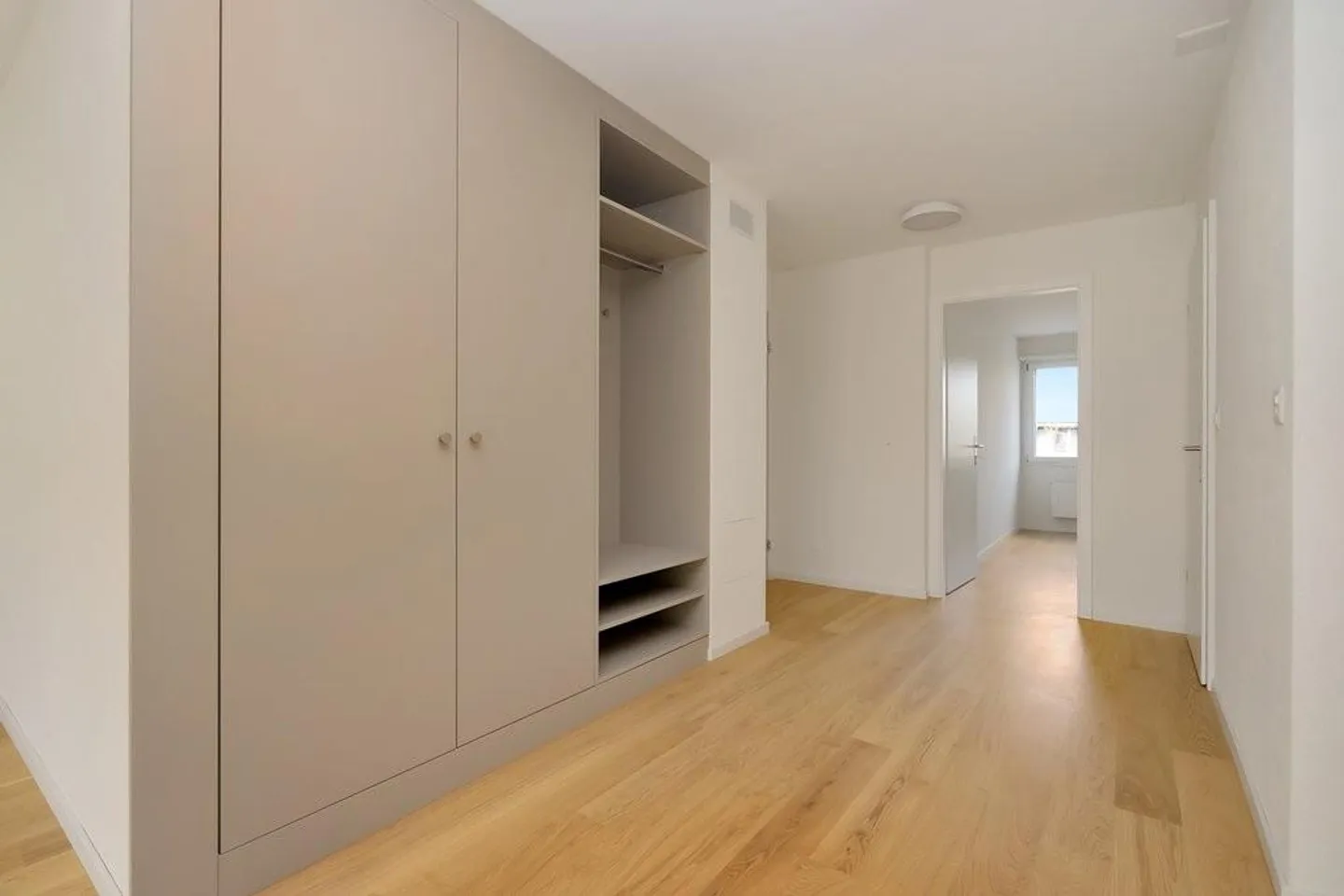 Grosszügige 2.5-Zimmer-Wohnung - Foto 4 von 6