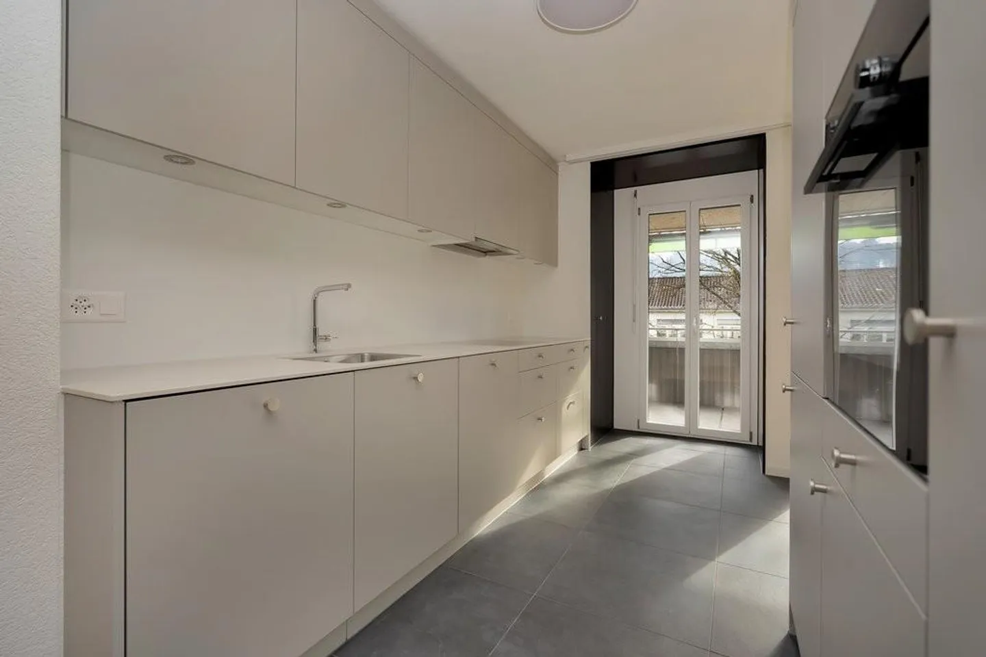 Grosszügige 2.5-Zimmer-Wohnung - Foto 1 von 6