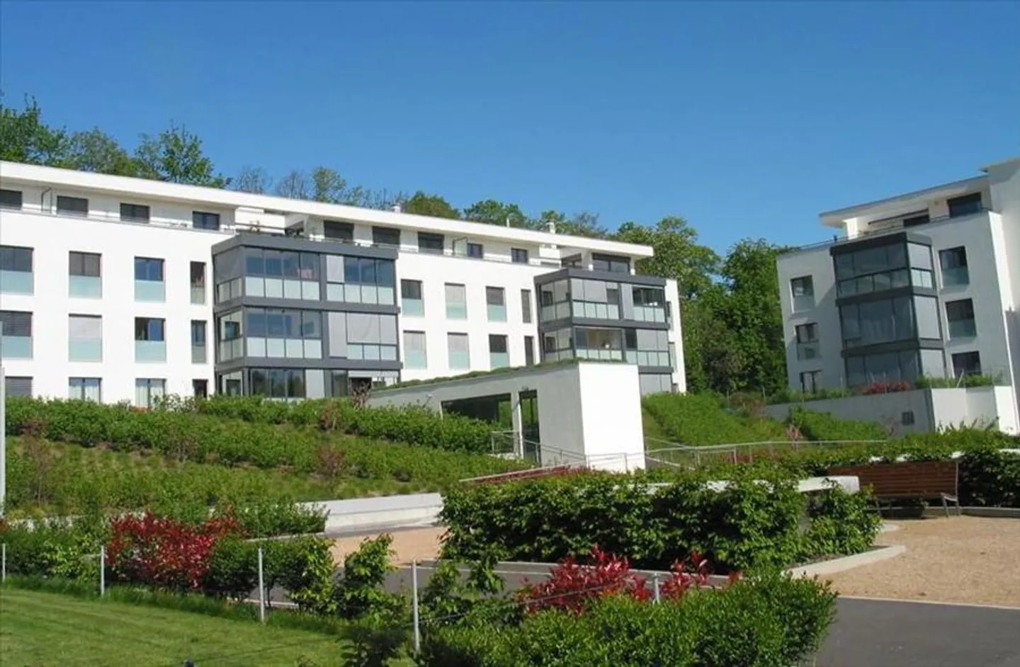 Appartement de Luxe avec Jardin - Photo 3 sur 5