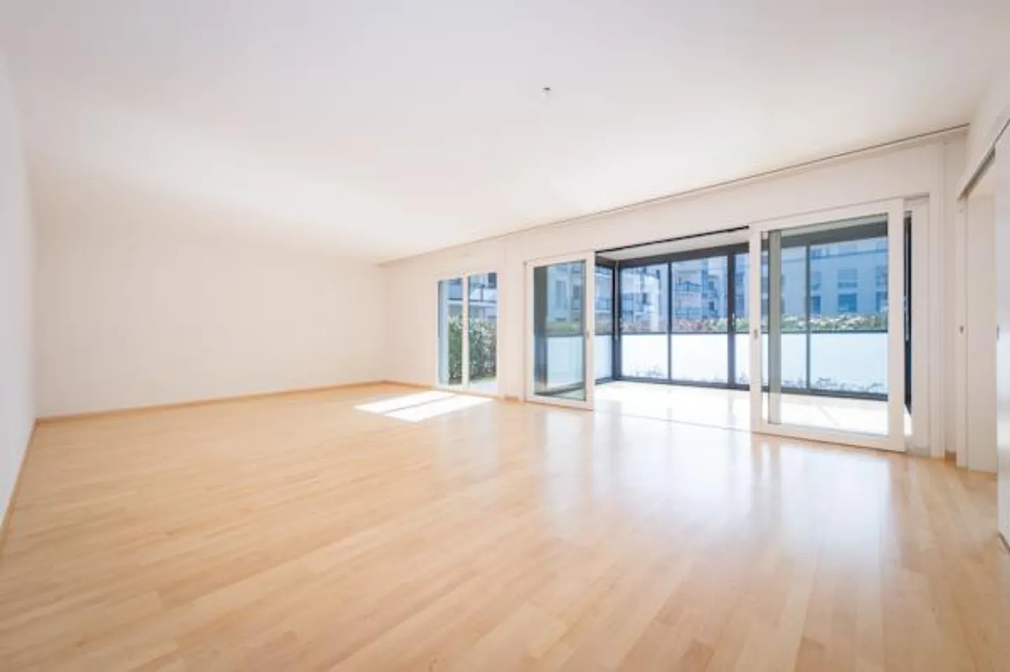 Appartement de Luxe avec Jardin - Photo 4 sur 5