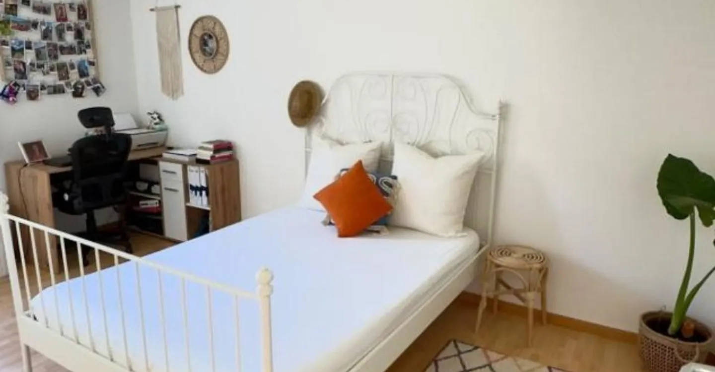 3-Zimmer-Wohnung mit Balkon und freiem Blick - Foto 4 von 6