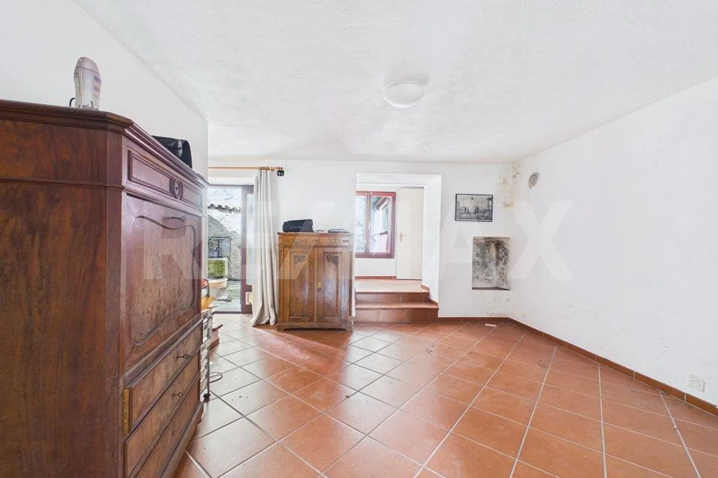 Core house with lake view to renovate - authentic charm in... - Photo 8 of 13