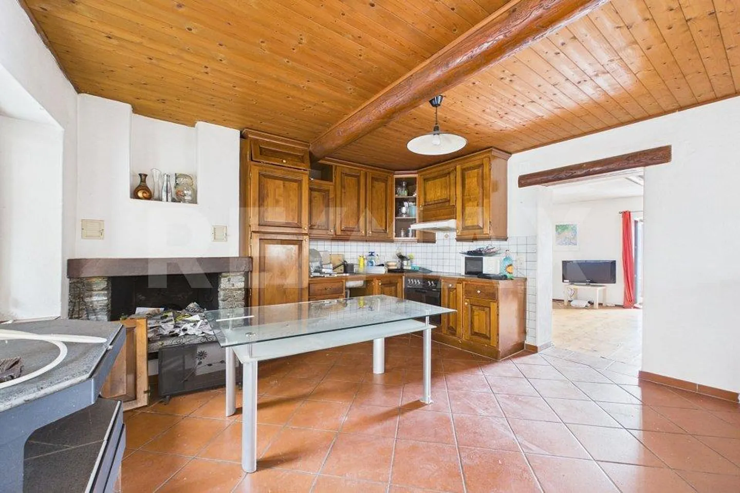 Core house with lake view to renovate - authentic charm in... - Photo 11 of 13