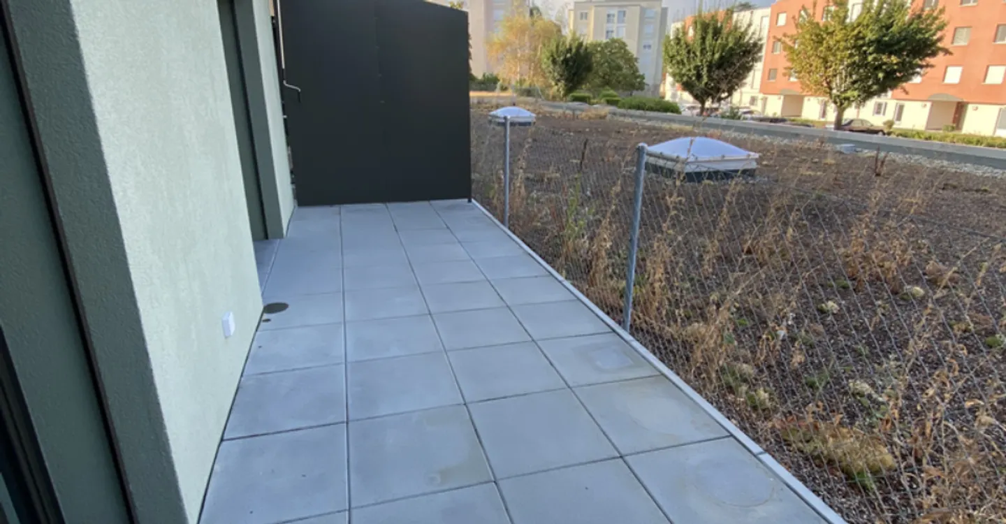 Renovated duplex with terrace - Photo 4 of 11