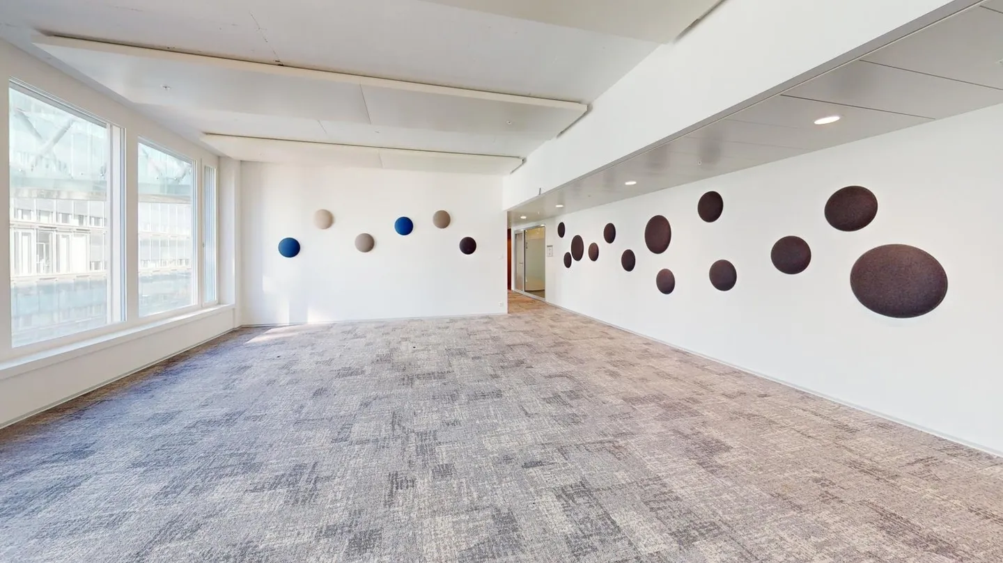 Working in Glattbrugg: Modern Office Building with First-Class Amenities - Photo 5 of 11