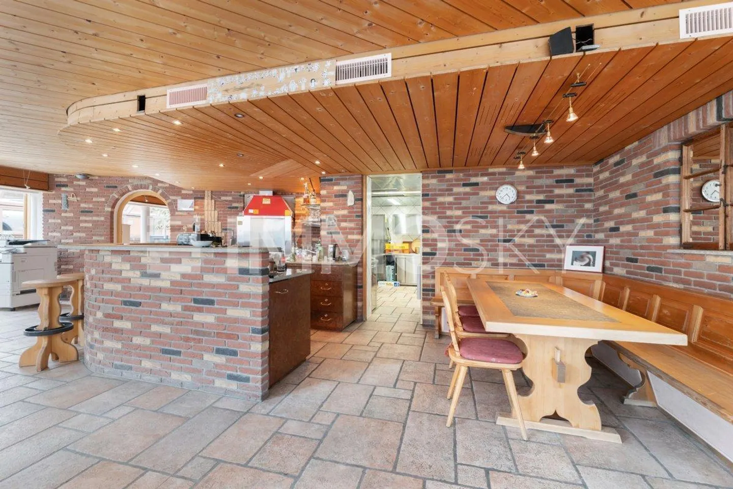 Opportunité exceptionnelle : Espace commercial avec un potentiel diversifié - Photo 3 sur 5