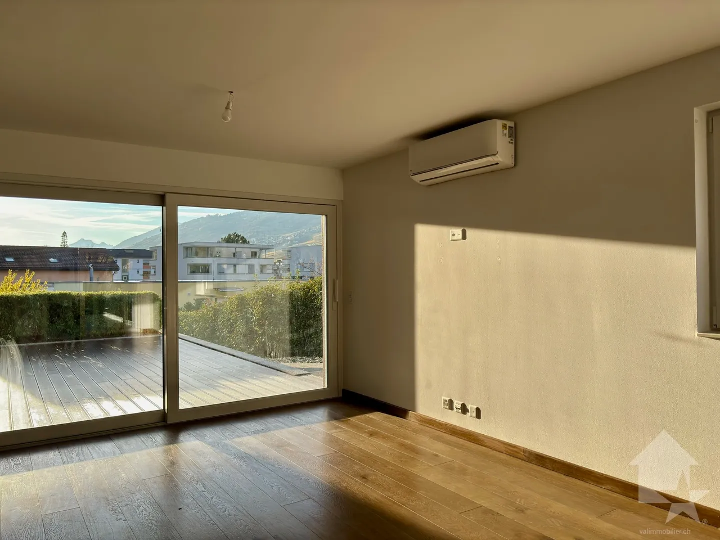 Spacious 4.5-room apartment with a clear view of the Alps - Photo 5 of 32