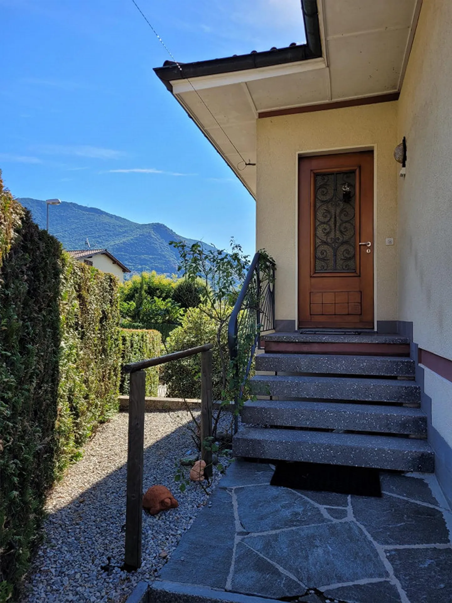 Rancate villa da ristrutturare con splendido giardino - Foto 8 di 14