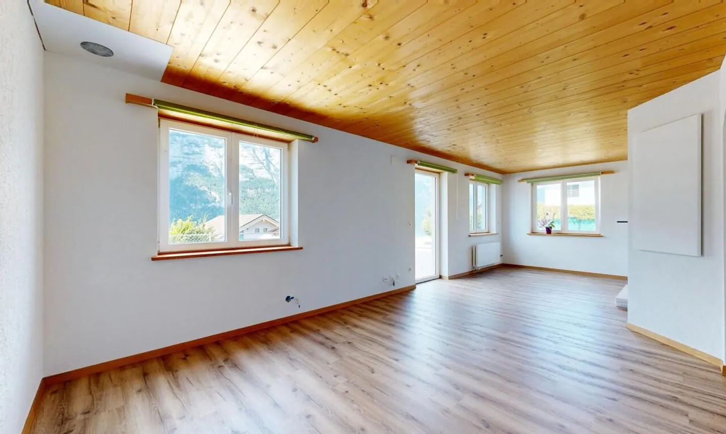 Charming Family Home with Lake View - Photo 2 of 11