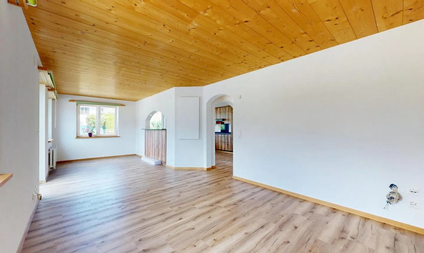 Charming Family Home with Lake View - Photo 4 of 11