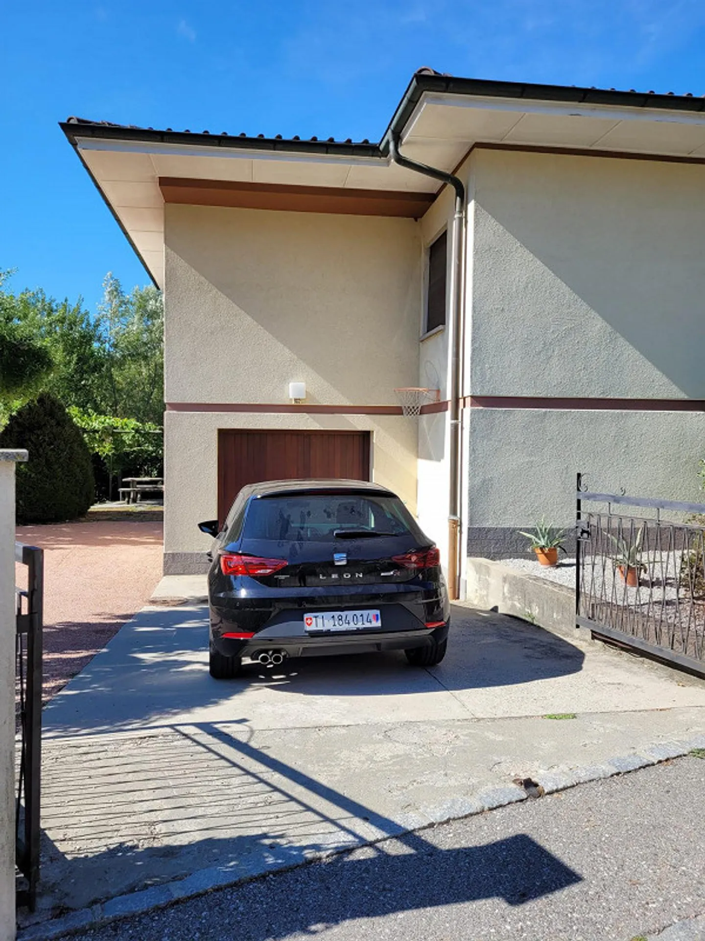 Rancate villa da ristrutturare con splendido giardino - Foto 10 di 14