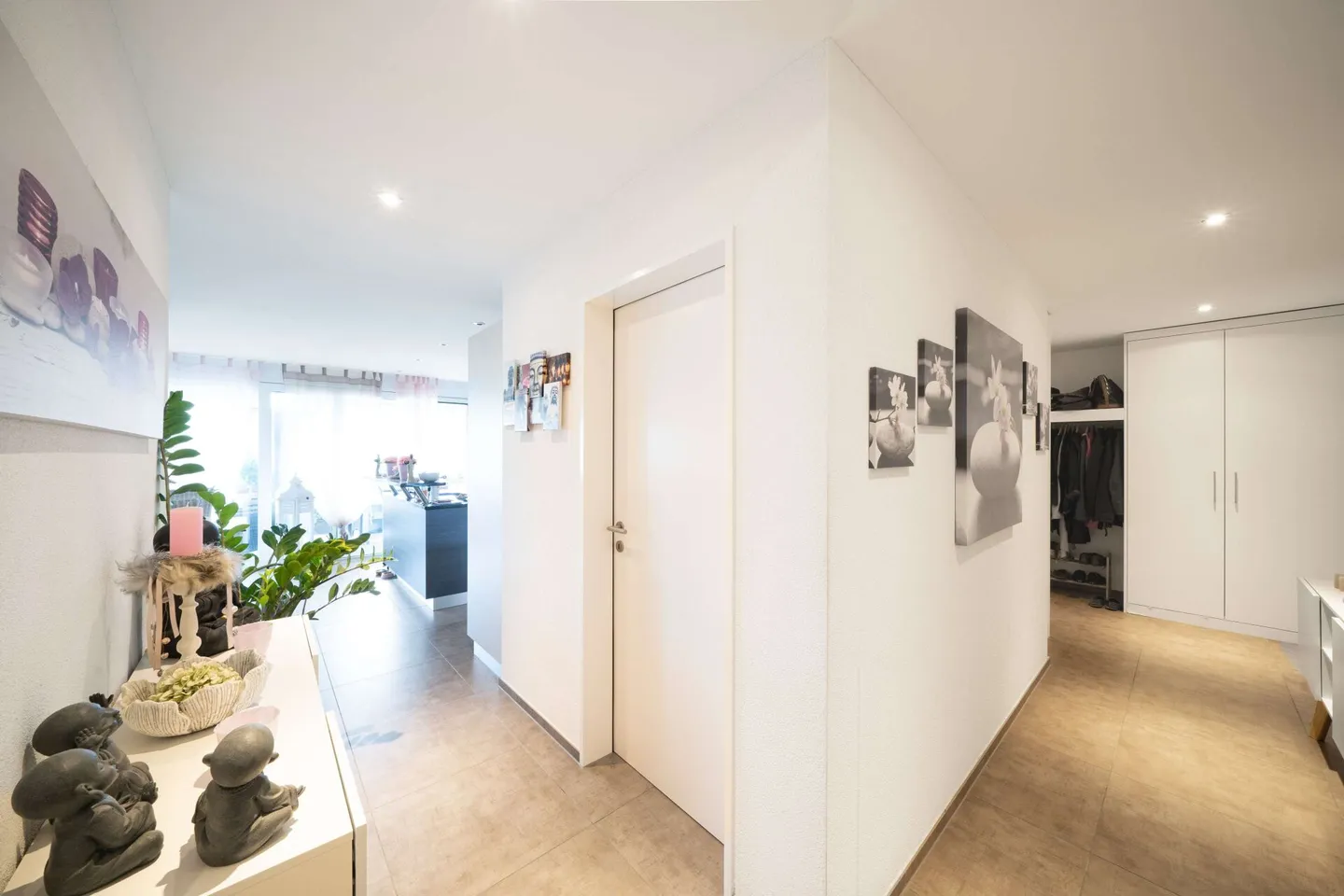 Moderne 5 ½-Zimmer-Wohnung im 1.OG mit viel Platz und Ruhe - nahe Langenthal - Foto 5 von 11