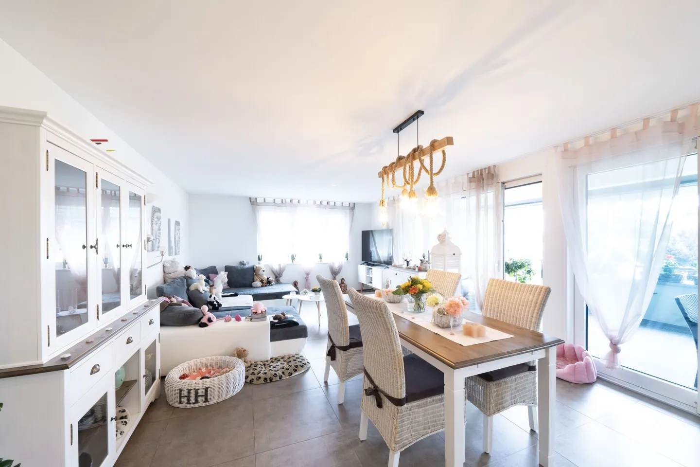 Moderne 5 ½-Zimmer-Wohnung im 1.OG mit viel Platz und Ruhe - nahe Langenthal - Foto 9 von 11