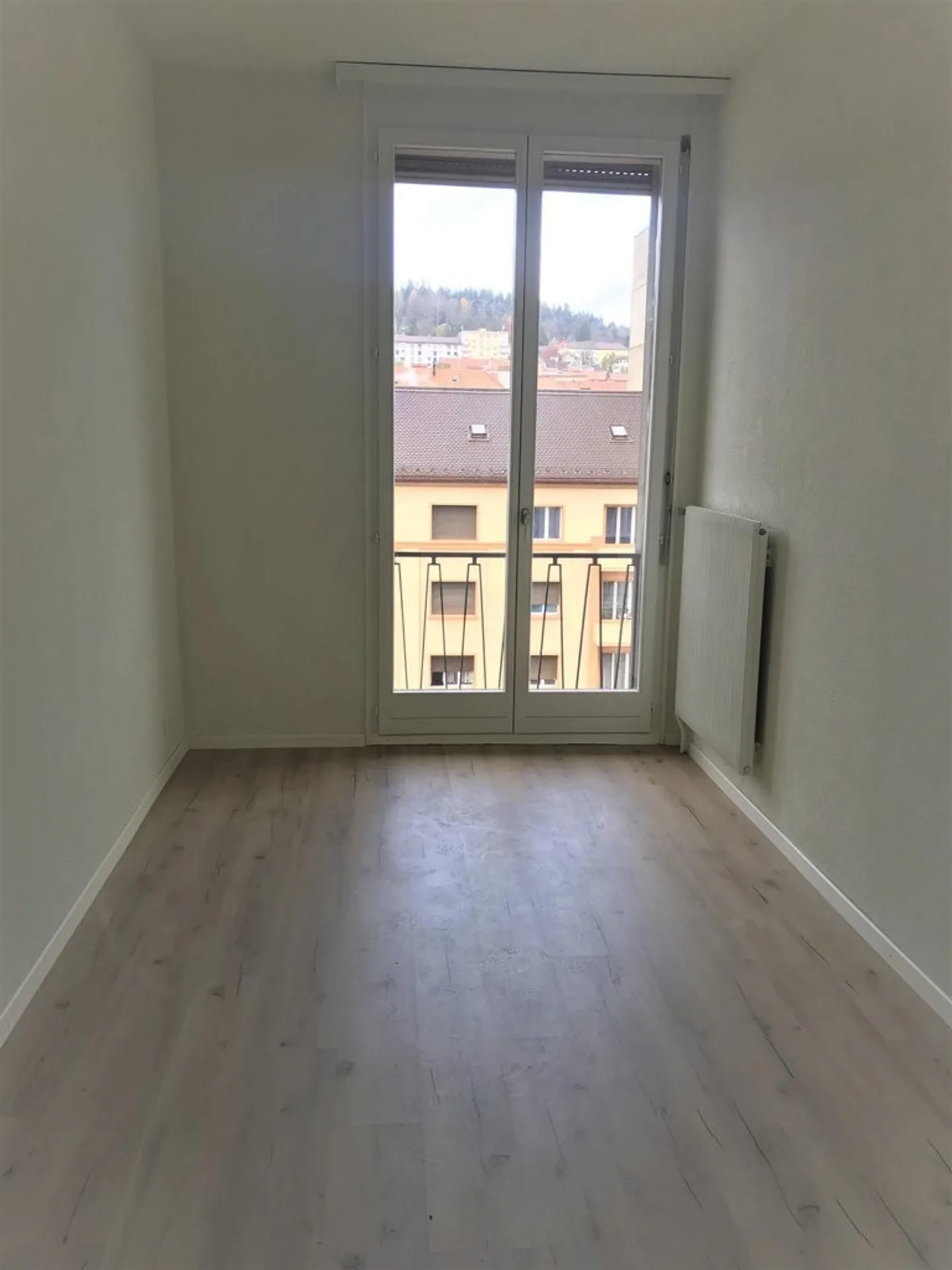 Appartamento 3,5 locali in affitto al 7° piano vicino alla stazione! - Foto 3 di 4