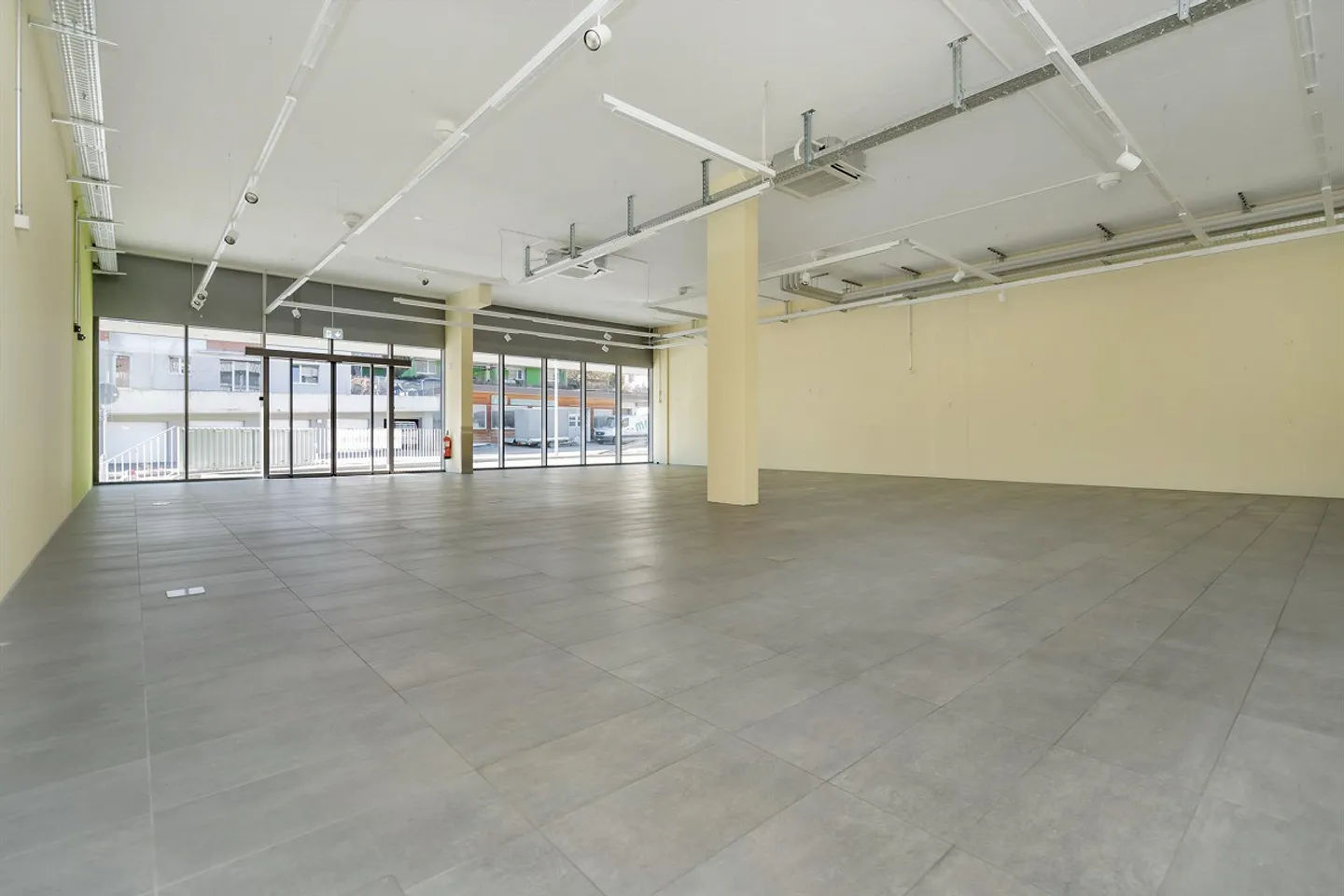 POP-UP Shop - Spazio commerciale di prima qualità a canone ridotto - Foto 9 di 13