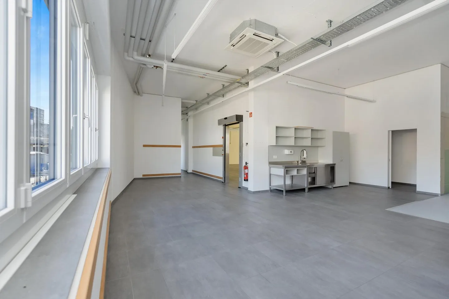 POP-UP Shop - Spazio commerciale di prima qualità a canone ridotto - Foto 10 di 13