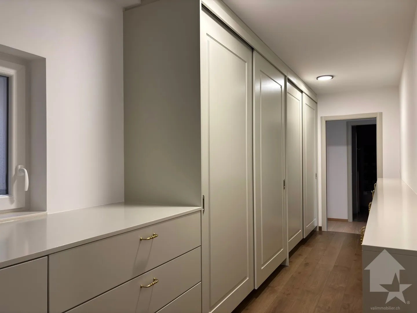 Spacious 4.5-room apartment with a clear view of the Alps - Photo 14 of 32