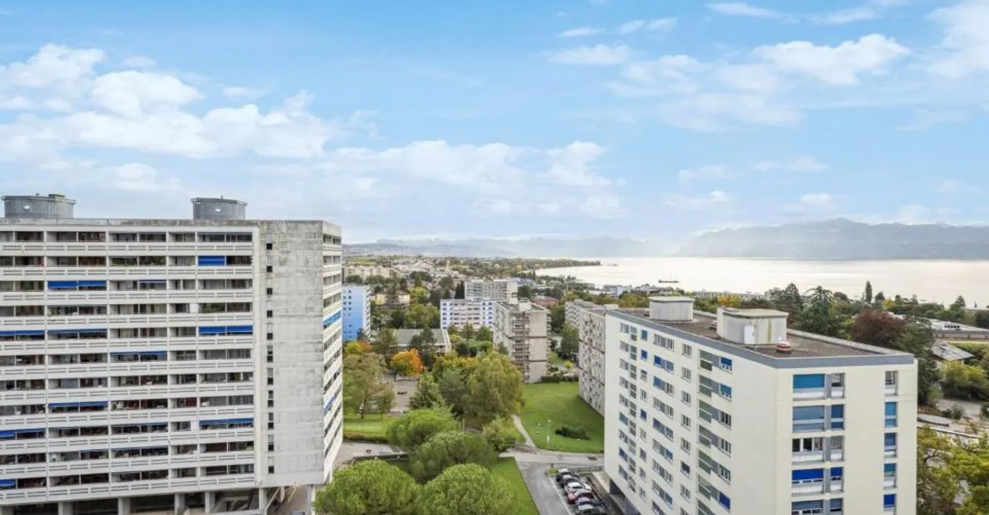 Spacious 5.5-room apartment with a magnificent view of the city - Photo 13 of 13