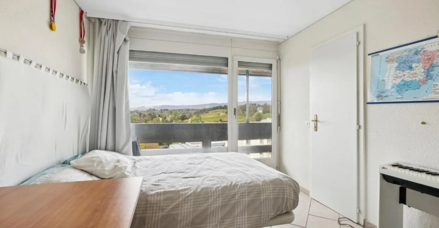 Spacious 5.5-room apartment with a magnificent view of the city - Photo 7 of 13