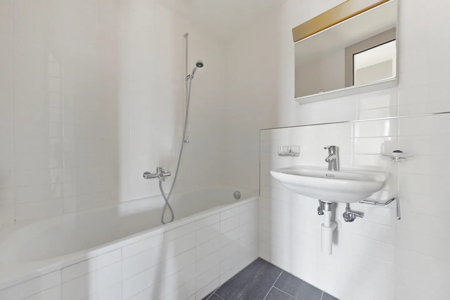 Appartement moderne avec vue grandiose - Photo 9 sur 10