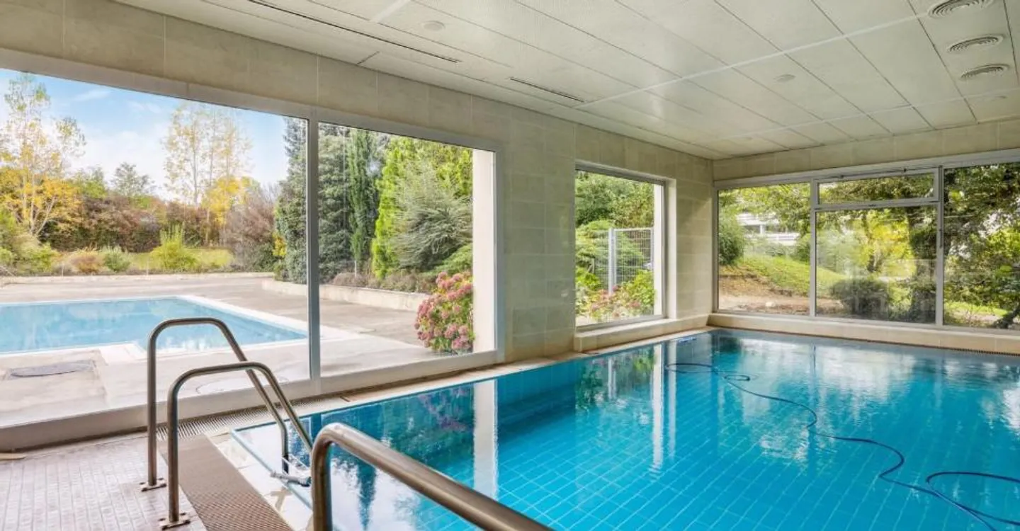Spacious 5.5-room apartment with a magnificent view of the city - Photo 10 of 13