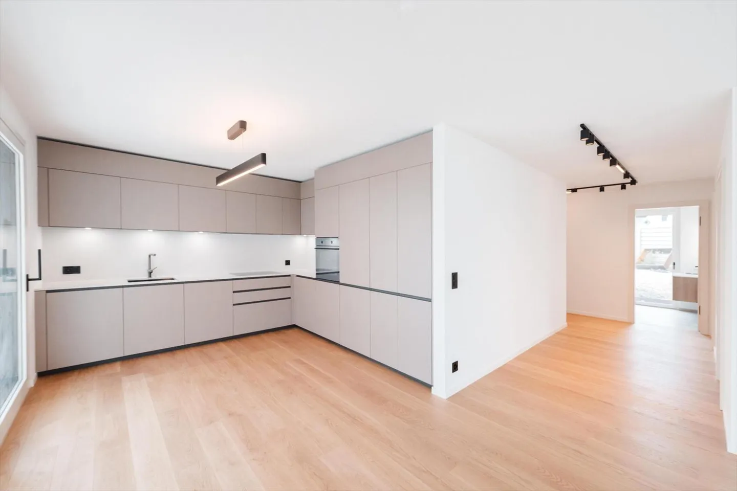 Confort et prestige pour un bien d'exception à louer - Photo 2 sur 7