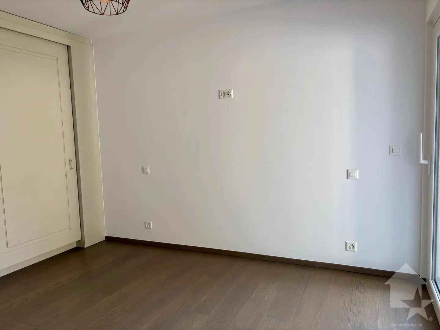 Spacious 4.5-room apartment with a clear view of the Alps - Photo 19 of 32