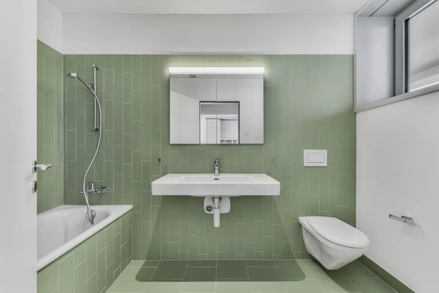 Zwicky Center modern and practical - Photo 4 of 4