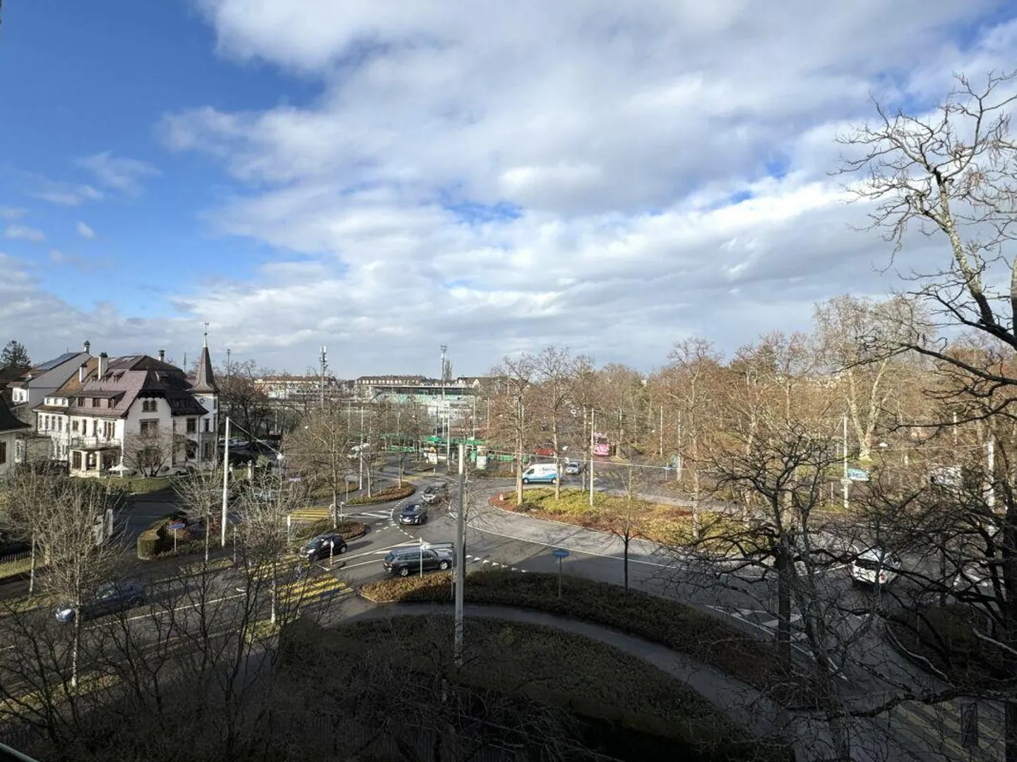 Appartement spacieux de 4,5 pièces au 3ème étage dans le meilleur emplacement du quartier de Bachletten - Photo 3 sur 14
