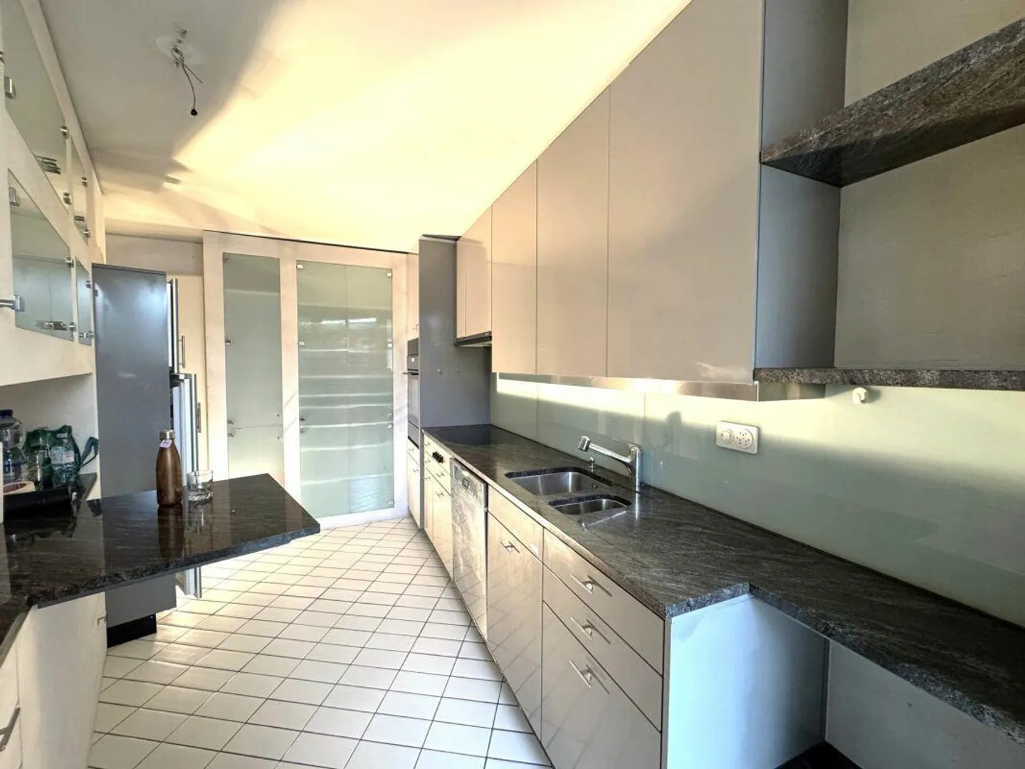 Appartement spacieux de 4,5 pièces au 3ème étage dans le meilleur emplacement du quartier de Bachletten - Photo 4 sur 14