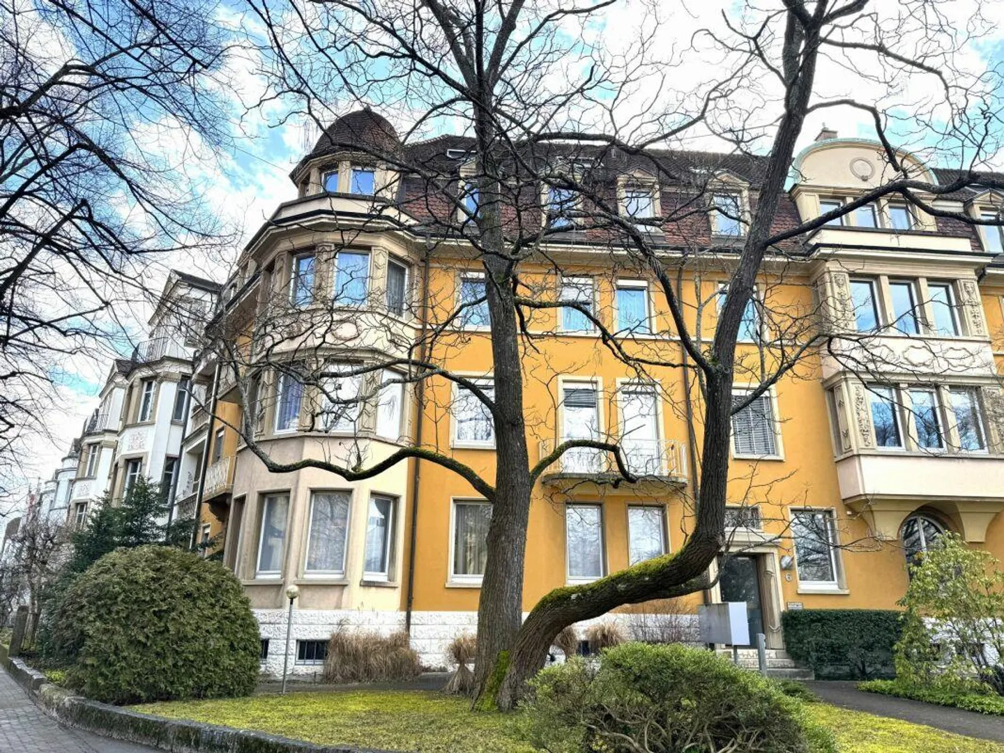 Appartement spacieux de 4,5 pièces au 3ème étage dans le meilleur emplacement du quartier de Bachletten - Photo 1 sur 14