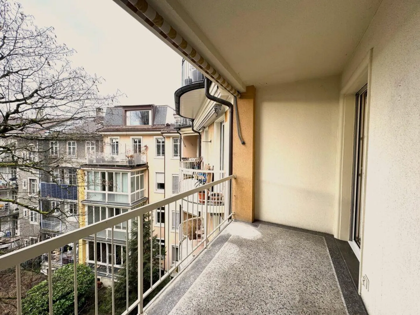 Appartement spacieux de 4,5 pièces au 3ème étage dans le meilleur emplacement du quartier de Bachletten - Photo 8 sur 14