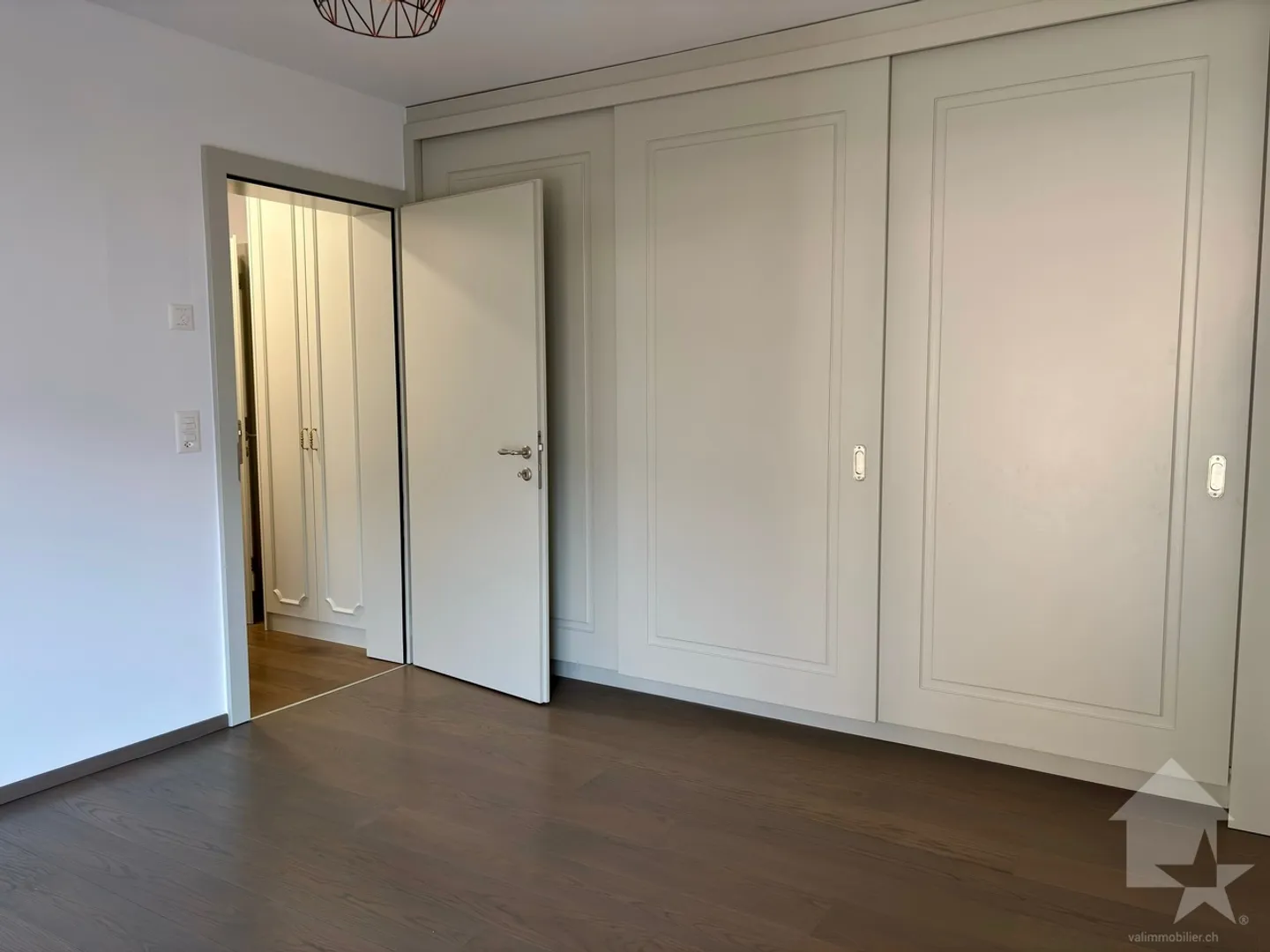 Spacious 4.5-room apartment with a clear view of the Alps - Photo 20 of 32