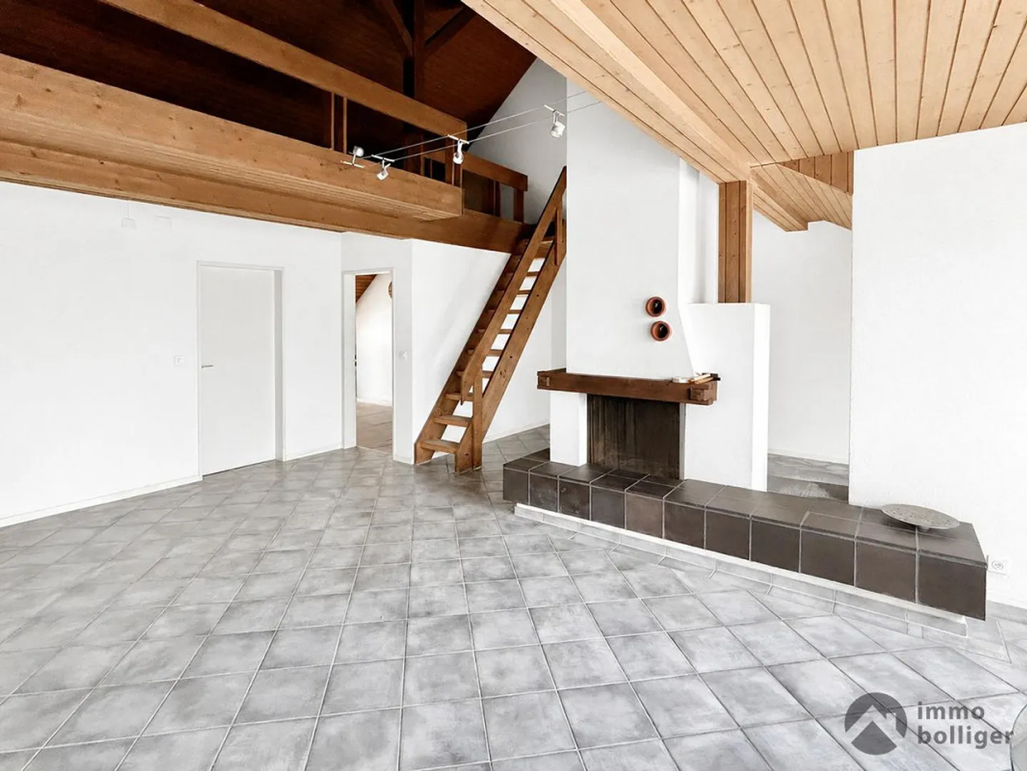 Appartement de 3 ½ pièces avec charme, vue imprenable et grand sentiment d'espace - Photo 3 sur 13