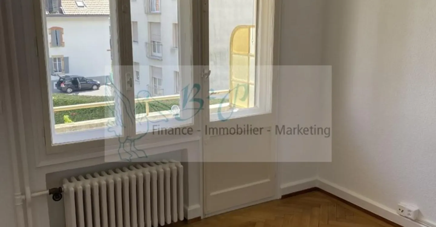 Un bel appartamento di 2,5 stanze con balcone è in affitto a Peseux! - Foto 3 di 6